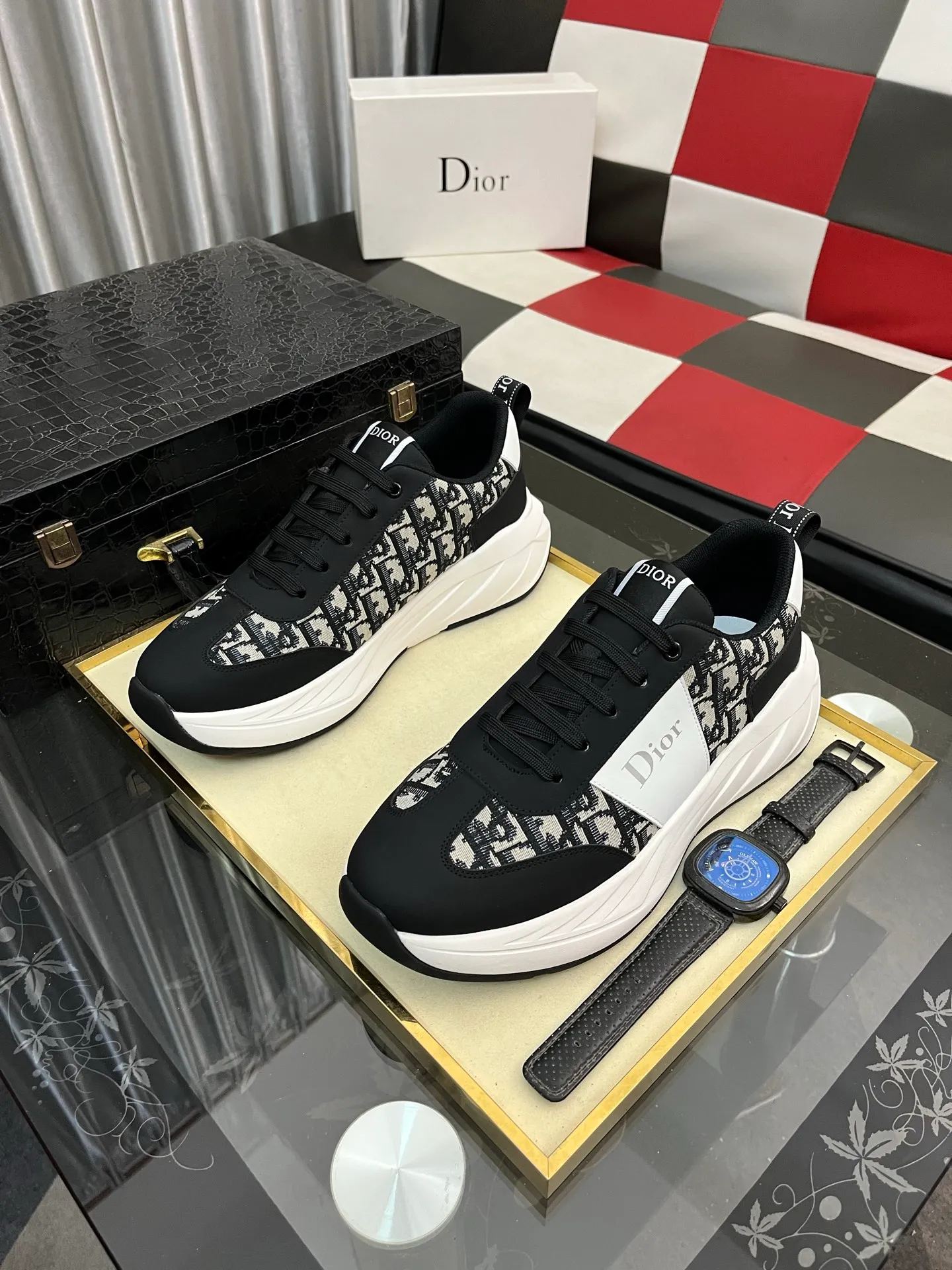 Men's shoes💰438⌚️⌚️[Dior] Dior's new men's genuine leather casual shoes, the highest version on the market, any comparison is welcome🆚! The original leather has excellent texture and is super high-end! Fetal sheep net lining imported from Italy, removable pad! Luxurious materials and fine workmanship, highly recommended! Code number: 38-442️⃣Colors available
